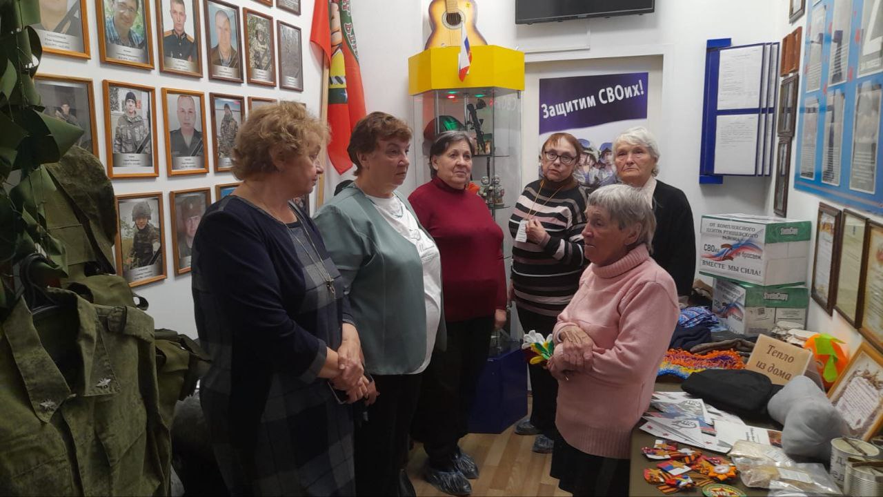 Саратовские пенсионеры побывали на экскурсиях в музеях СВО региона